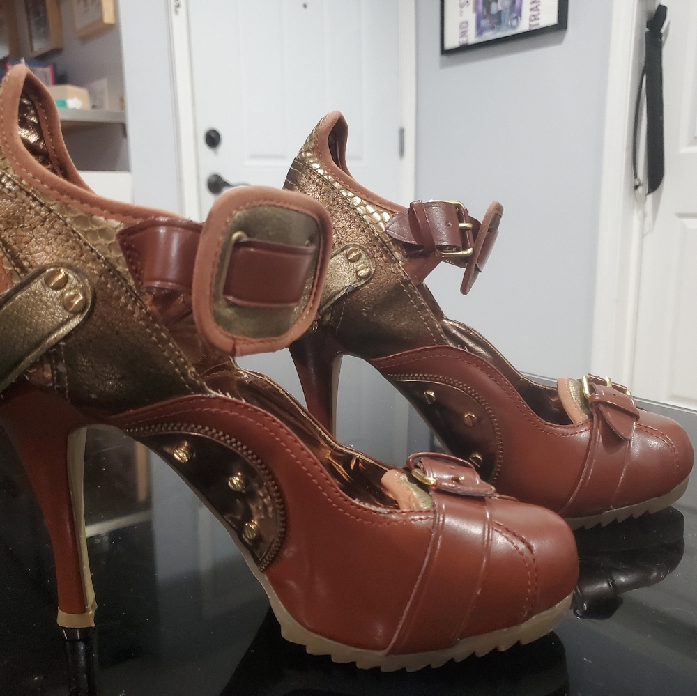 ZIGI NEW YORK  9M Steam punk Brown stileto heels